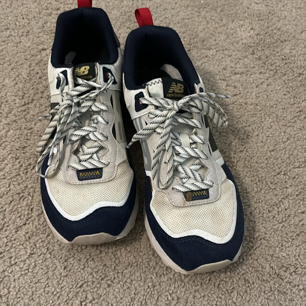 Men’s 11.5 New Balance - Picture 2 of 5